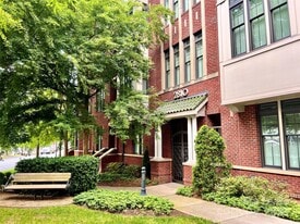 2810 Selwyn Ave in Charlotte, NC - Building Photo