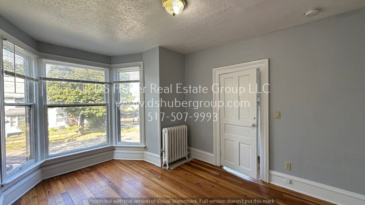 533.5 Seymour Ave in Lansing, MI - Building Photo