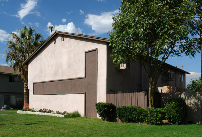 525 Penrose Dr in Corona, CA - Building Photo - Building Photo