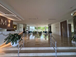 4747 Collins Ave in Miami Beach, FL - Building Photo - Building Photo