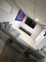 32 Danforth Ave, Unit Unit 3 in Jersey City, NJ - Building Photo