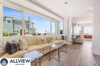2800 W Oceanfront in Newport Beach, CA - Building Photo - Building Photo