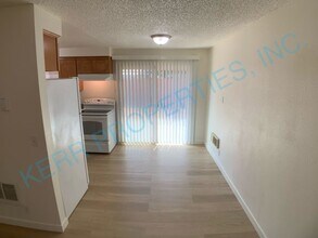 16136 SE Main St in Portland, OR - Building Photo - Building Photo