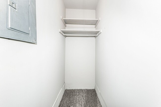 property at 1731 N Holyoke St