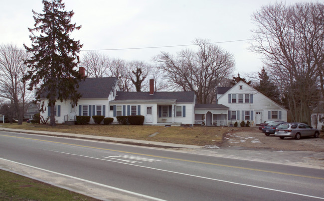 97-107 Main St in Hyannis, MA - Building Photo - Building Photo