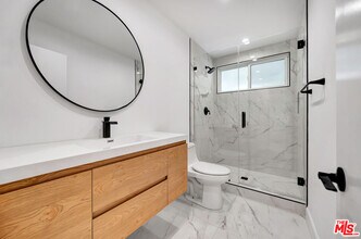 20619 Clark St in Los Angeles, CA - Building Photo - Building Photo
