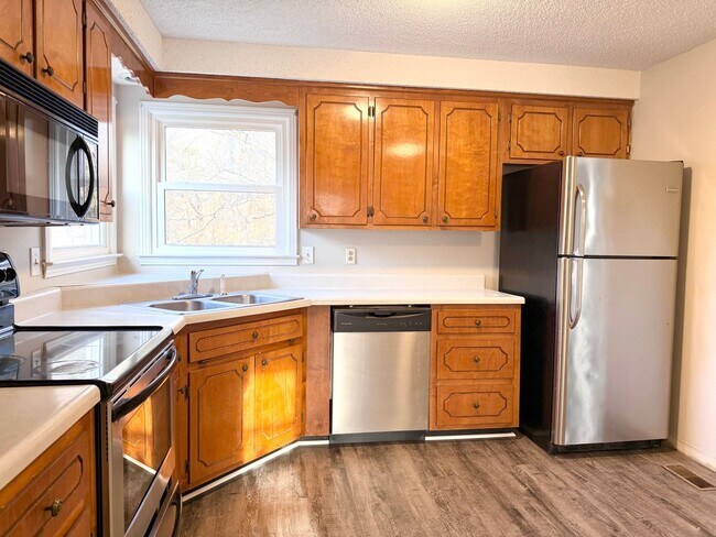 2247 Sweetbriar Dr in Clarksville, TN - Building Photo - Building Photo