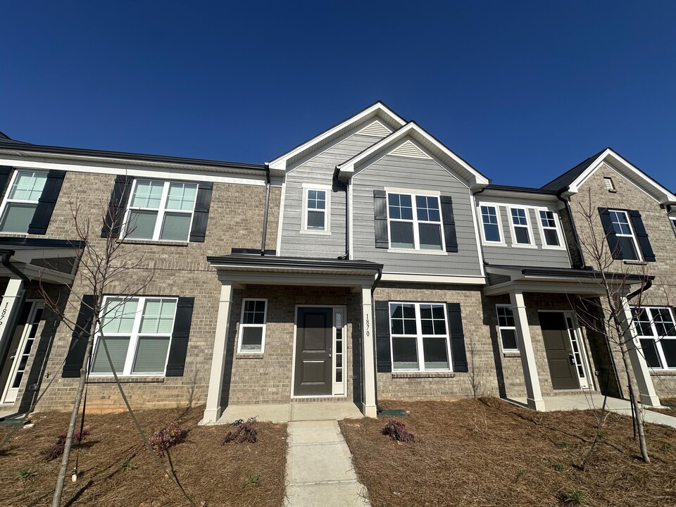 1870 Teachers House Rd in Concord, NC - Building Photo