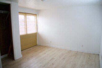 870 N Lakewood Ave in Idaho Falls, ID - Foto de edificio - Building Photo