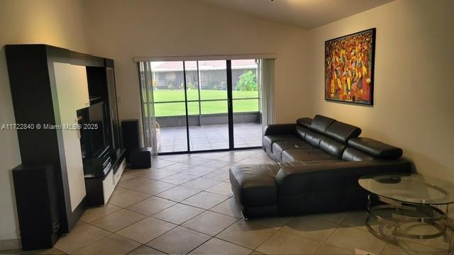 301 Lakeside Ct in Sunrise, FL - Foto de edificio - Building Photo