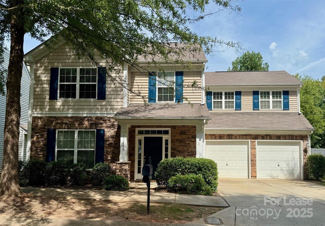 17208 Caldwell Track Dr in Huntersville, NC - Building Photo