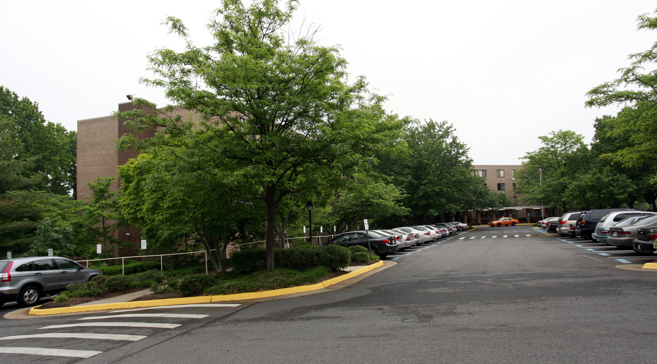 Evergreen House in Annandale, VA - Foto de edificio