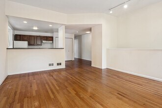 828 W Dakin St in Chicago, IL - Building Photo - Building Photo