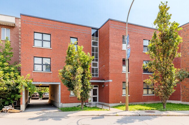 4538 Saint-Antoine Rue O