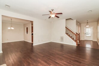 27 Oakbrook Dr in Cartersville, GA - Foto de edificio - Building Photo