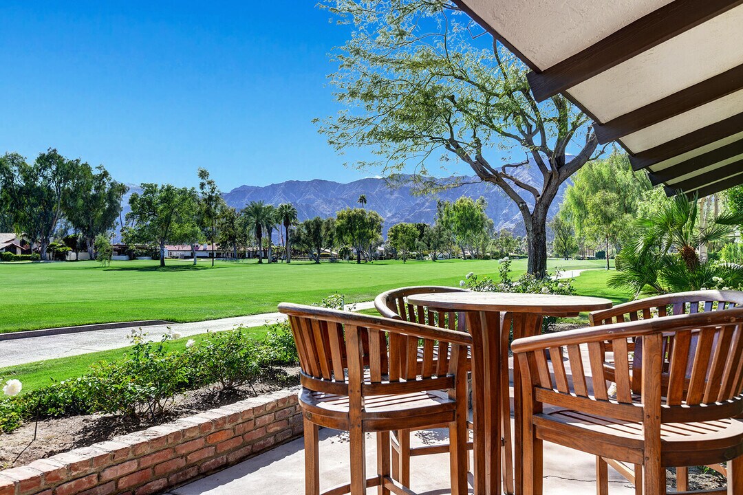 48731 San Vicente St in La Quinta, CA - Building Photo
