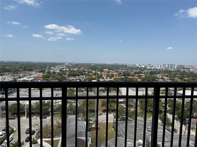 4242 NW 2nd St in Miami, FL - Building Photo - Building Photo