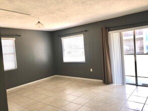 2525 N Alafaya Trail in Orlando, FL - Building Photo - Building Photo