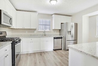 5590 Pennybrook Ct in Stone Mountain, GA - Building Photo - Building Photo