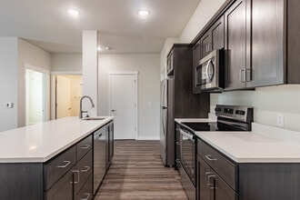 Laike Plaza in Salem, OR - Building Photo - Interior Photo