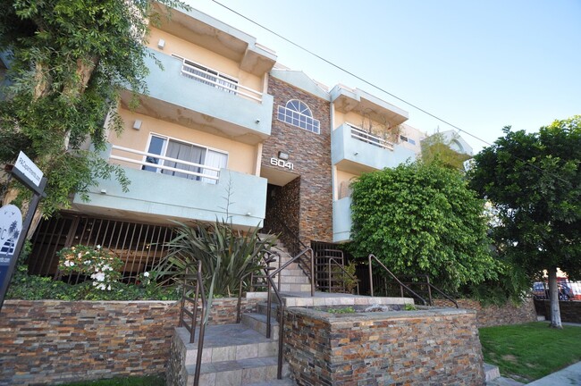 6041 Fulton Ave, Unit 102