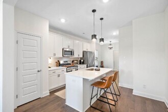 967 Nance Ln in Lebanon, TN - Foto de edificio - Building Photo