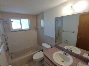 7905 Bell Dr in Port Richey, FL - Building Photo - Building Photo