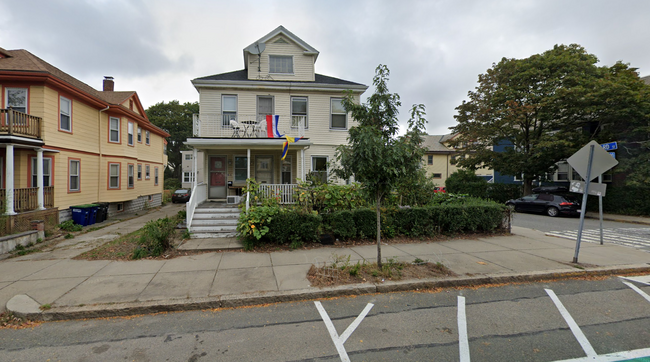 949 Broadway, Unit 1 in Somerville, MA - Foto de edificio - Building Photo