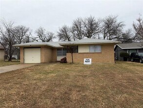 521 Pershing Dr in Denton, TX - Building Photo - Building Photo