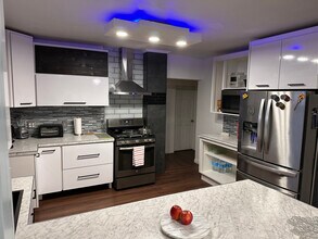 676 Hampden St in Holyoke, MA - Building Photo - Building Photo