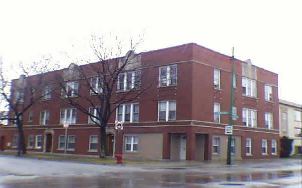 5835 W Foster Ave in Chicago, IL - Building Photo