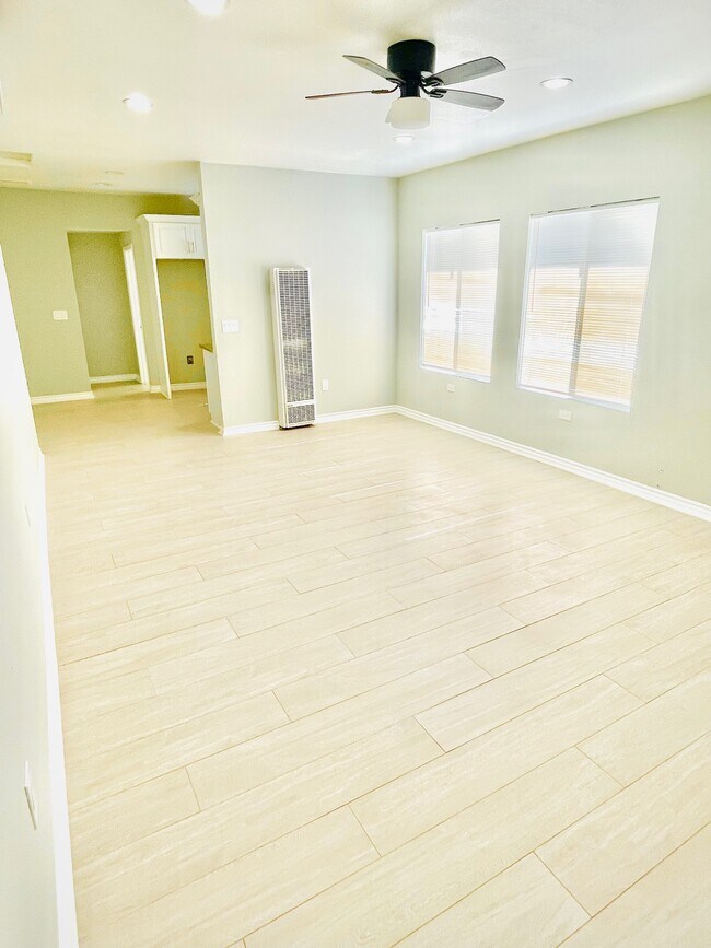 773 N H St in San Bernardino, CA - Foto de edificio - Building Photo