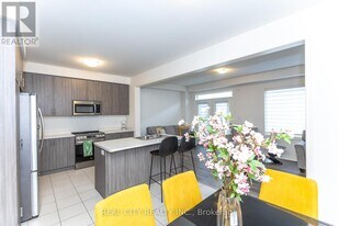 11 Hager Crk Ter in Hamilton, ON - Building Photo