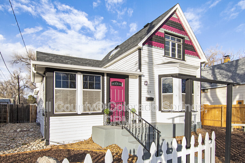 718 E Cache La Poudre St in Colorado Springs, CO - Building Photo