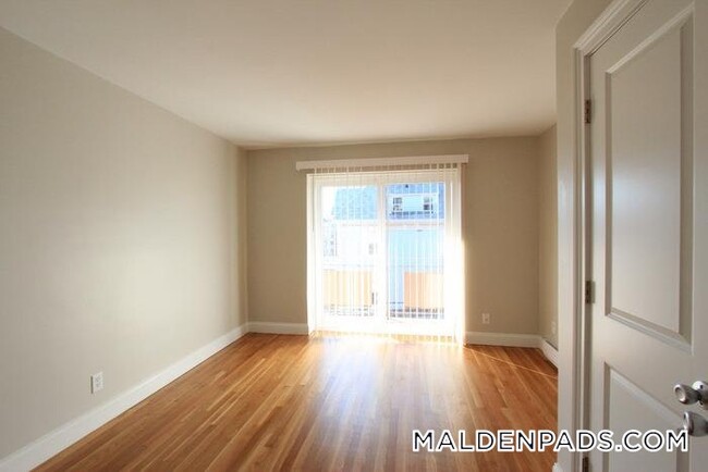 134 Summer St, Unit 48 in Malden, MA - Foto de edificio - Building Photo