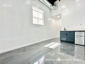 3809 Union Pacific Ave, Unit 3 in Los Angeles, CA - Foto de edificio - Building Photo