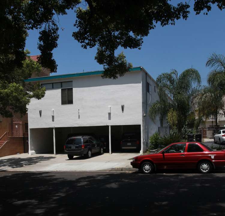 435 E Santa Anita Ave in Burbank, CA - Building Photo