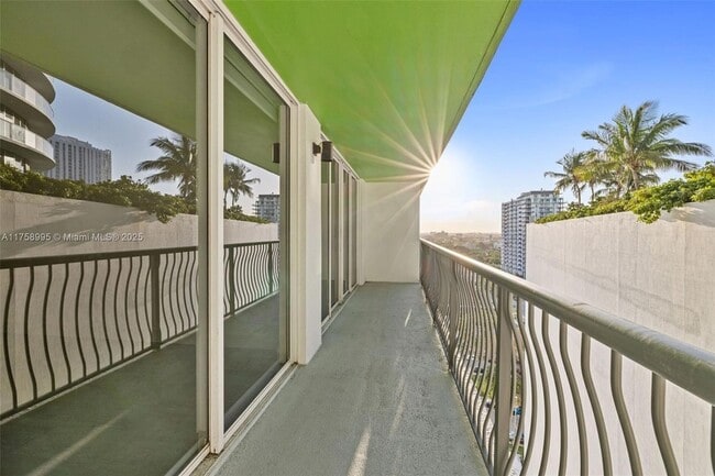 property at 1756 N Bayshore Dr