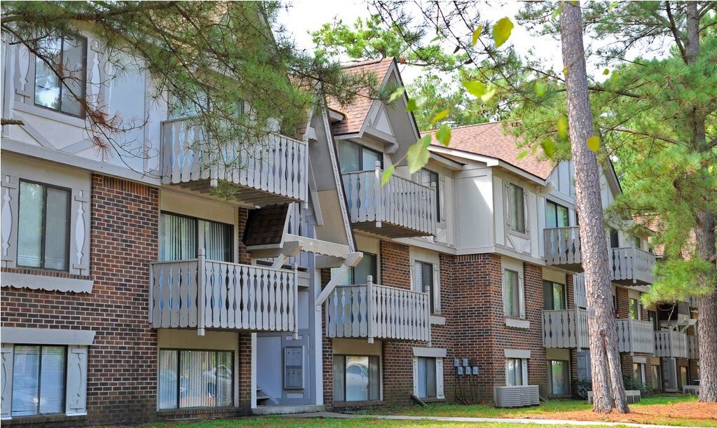 Brook Pines Apartments in Columbia, SC