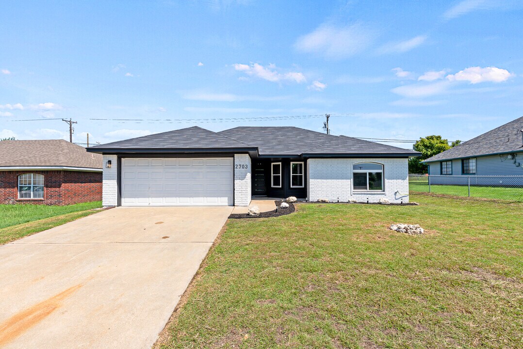 2703 Fieldstone Dr in Killeen, TX - Building Photo