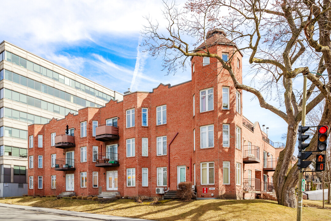 5285 Coolbrook Av in Montréal, QC - Building Photo