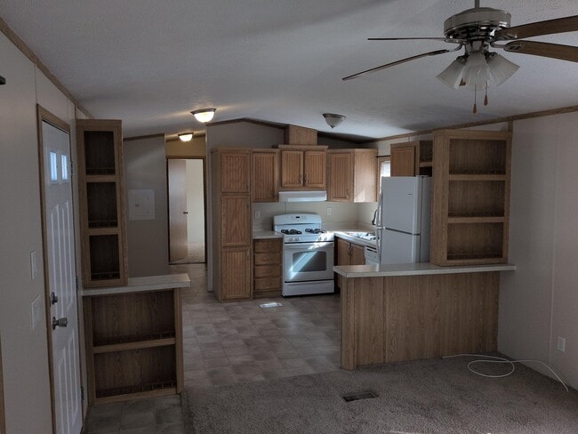 27 Krista Ln in Castleton, NY - Building Photo - Building Photo