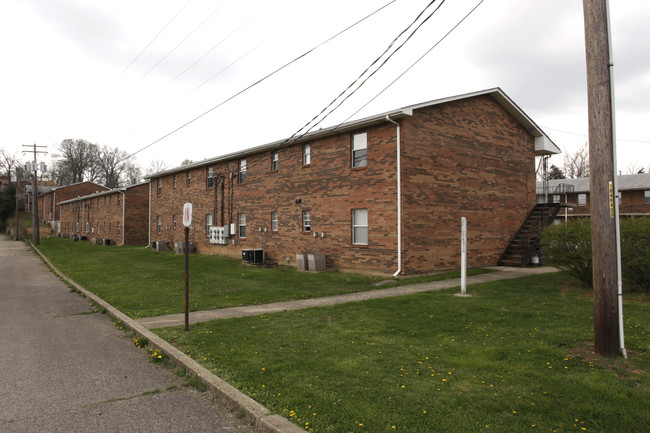 Patton Village Apartments in Radcliff, KY - Building Photo - Building Photo