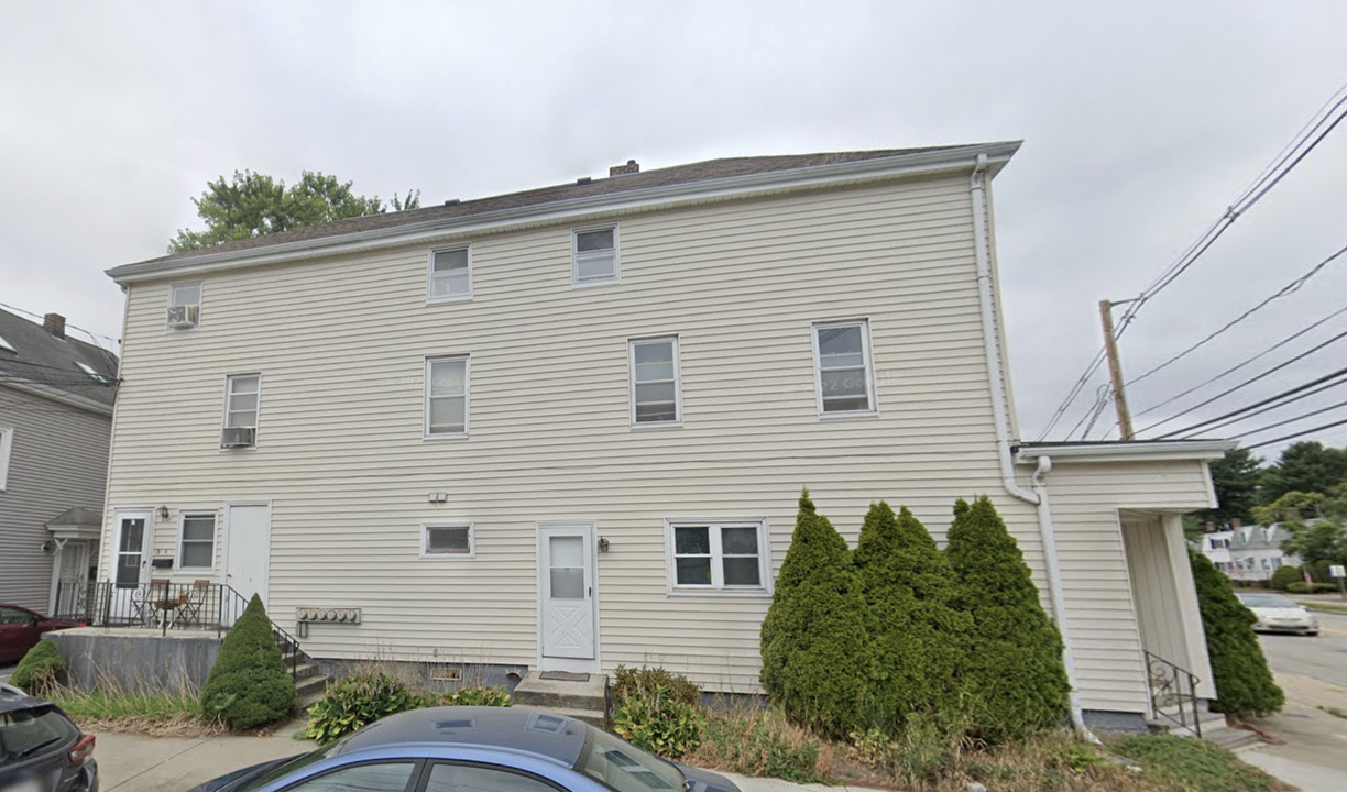 280 California St in Newton, MA - Building Photo