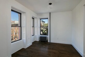 395 Bleecker St in New York, NY - Foto de edificio - Building Photo