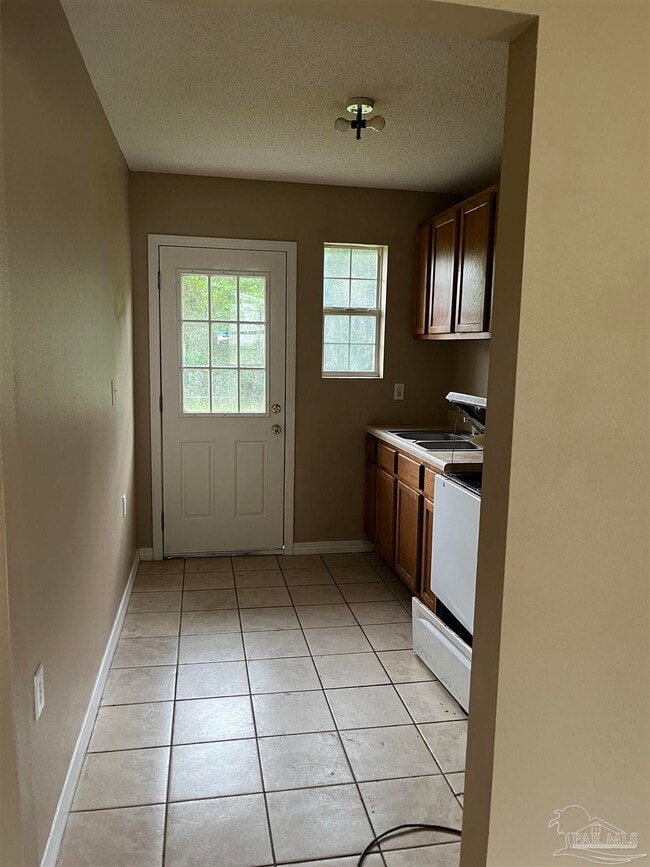 4 Ellis Dr in Pensacola, FL - Building Photo - Building Photo