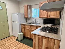 14616 Valerio St in Van Nuys, CA - Building Photo