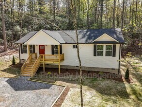 70 Erwin Hill Dr in Hendersonville, NC - Building Photo - Building Photo