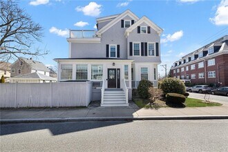 1 Bradford Ave, Unit A in Newport, RI - Building Photo - Building Photo