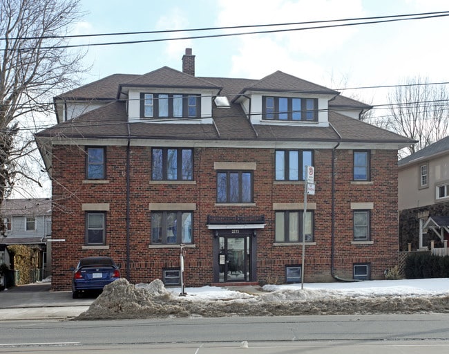 2573 Lake Shore Blvd W